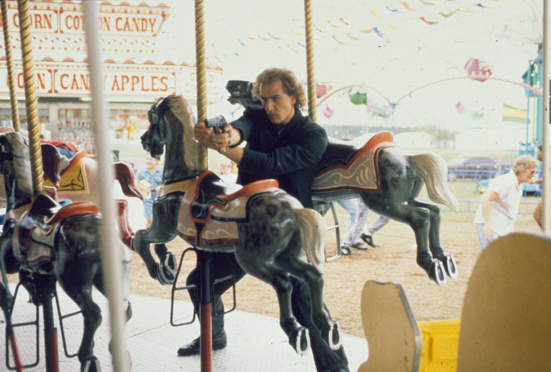 Bruce Payne in Passenger 57 (1992)