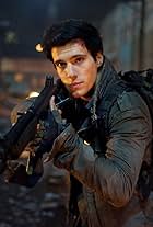 Drew Roy in Falling Skies (2011)