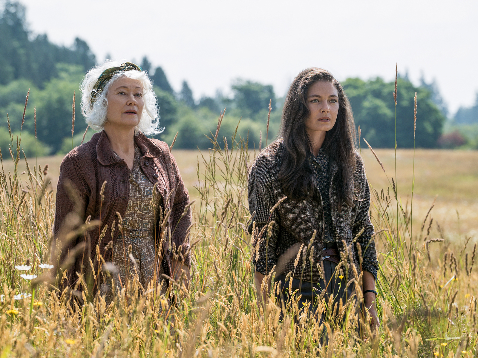 Ann Magnuson and Alexa Davalos in The Man in the High Castle (2015)