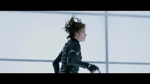 Resident Evil: Retribution: Stunts (UK Featurette)