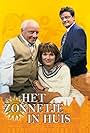 Martine Bijl, John Kraaijkamp Jr., and John Kraaijkamp Sr. in Het zonnetje in huis (1993)