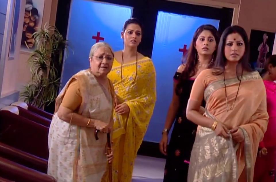 Sudha Shivpuri, Riva Bubber, Suvarna Jha, and Shubhaavi Choksey in Kyunki Saas Bhi Kabhi Bahu Thi (2000)