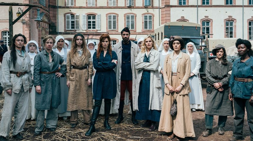 Audrey Fleurot, Sofia Essaïdi, Tom Leeb, Julie De Bona, and Camille Lou in Women at War (2022)