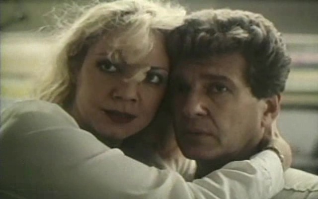 Igor Kostolevskiy and Irina Seleznyova in Igra voobrazheniya (1995)