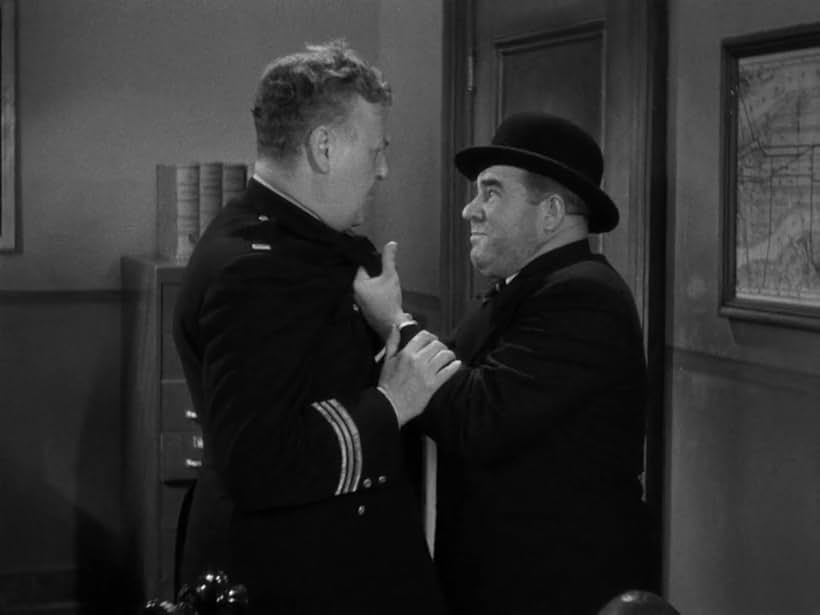 Edward Brophy and Robert Emmett O'Connor in The Whole Town's Talking (1935)