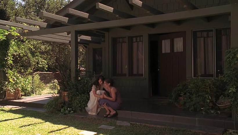 Jennifer Love Hewitt and Paula Cale in Ghost Whisperer (2005)