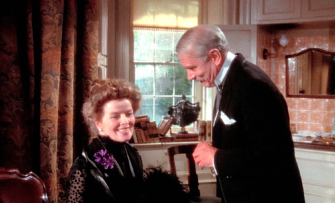 Katharine Hepburn and Laurence Olivier in Love Among the Ruins (1975)