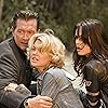 Robert Patrick, Kelly Carlson, and Abigail Bianca in The Marine (2006)