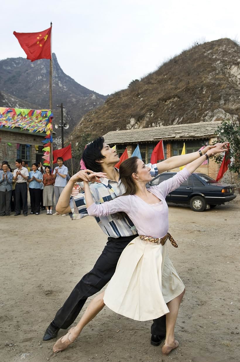 Chi Cao and Camilla Vergotis in Mao's Last Dancer (2009)