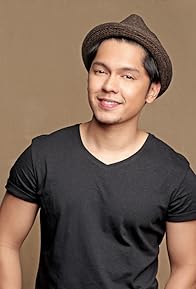 Primary photo for Carlo Aquino