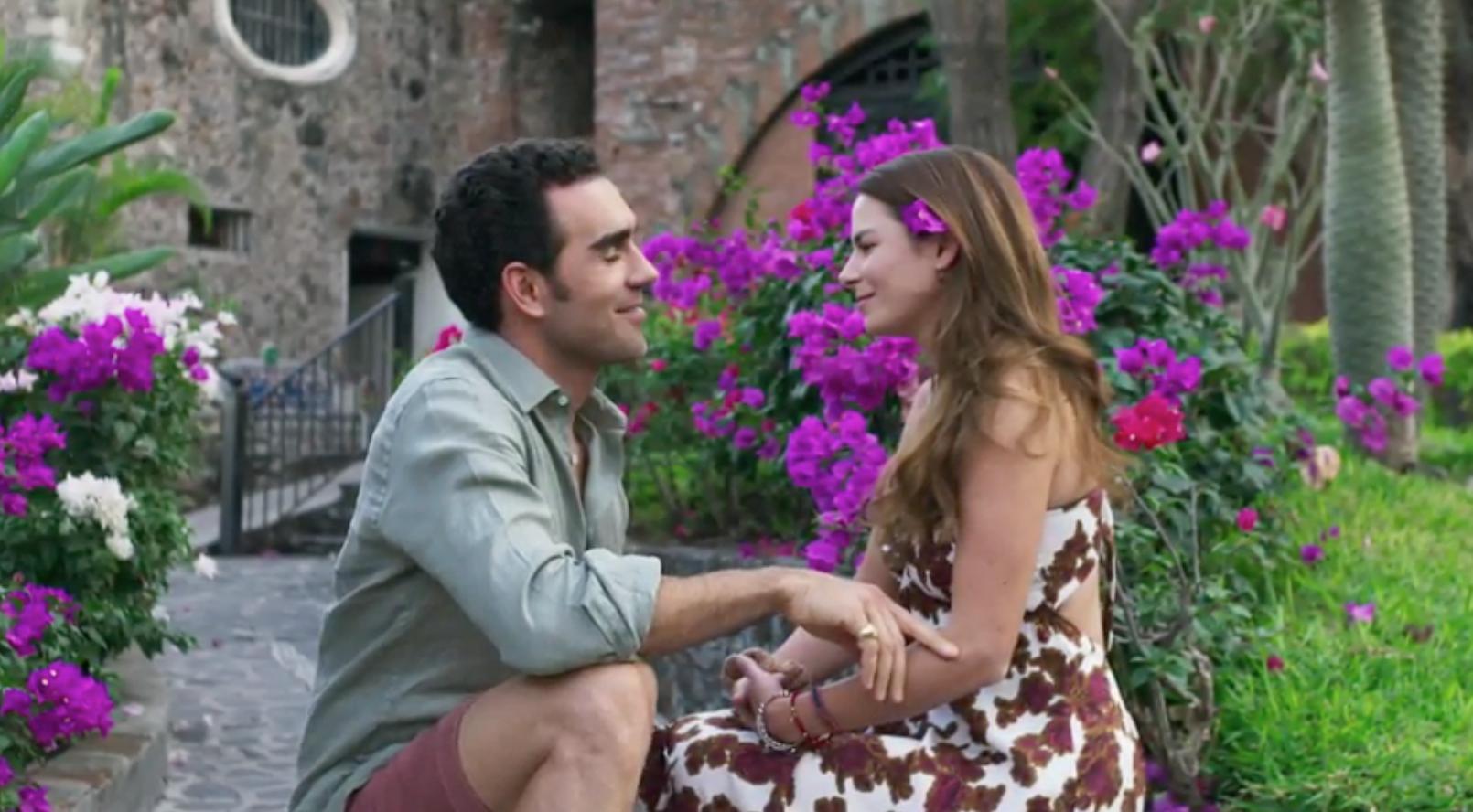 Marcus Ornellas and Alejandra Robles Gil in Eternamente Amándonos (2023)