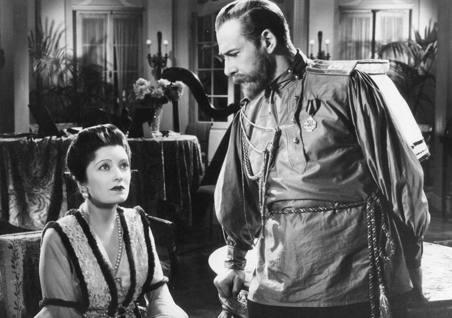 Marcelle Chantal and Jean Worms in Rasputin (1938)