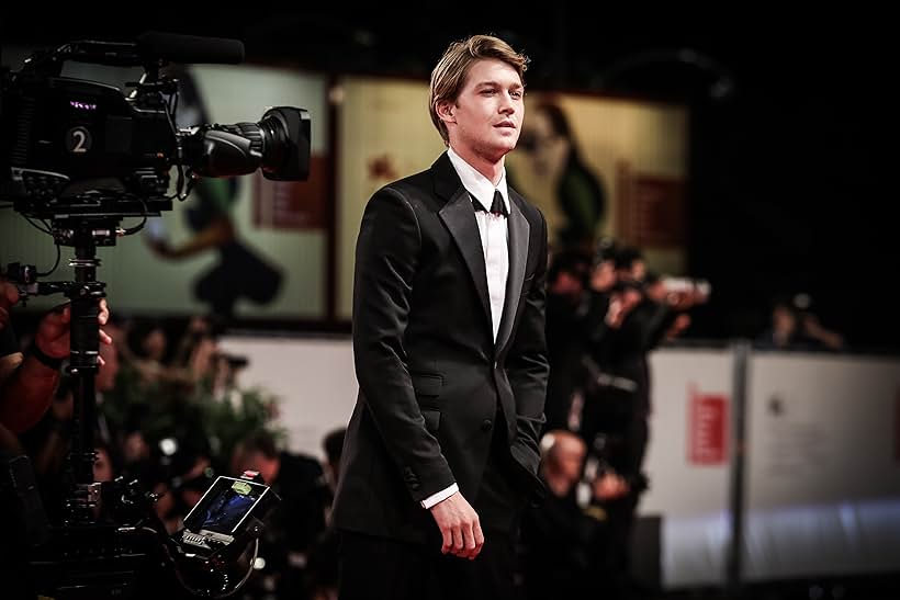 Joe Alwyn at an event for The Favourite (2018)