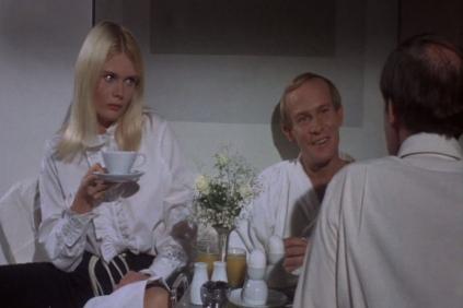 Tom Smothers and Susanne Zenor in Get to Know Your Rabbit (1972)