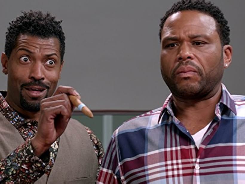 Anthony Anderson and Deon Cole in Black-ish (2014)