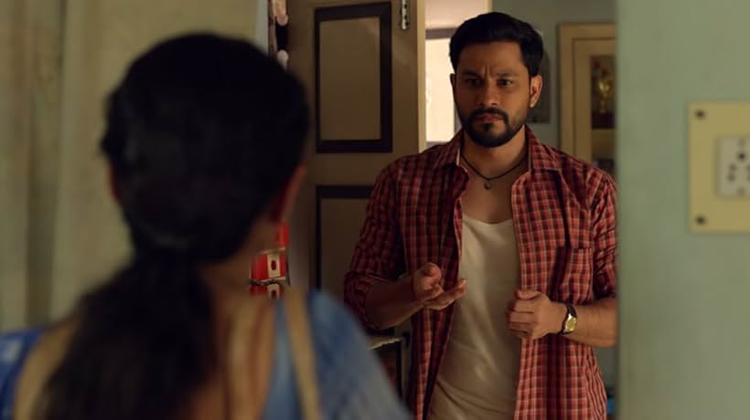 Kunal Kemmu and Rasika Dugal in Lootcase (2020)