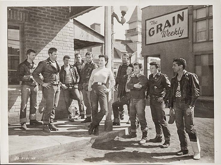 Marlon Brando, Wally Albright, Nicky Blair, Norman Budd, Yvonne Doughty, and Alvy Moore in The Wild One (1953)