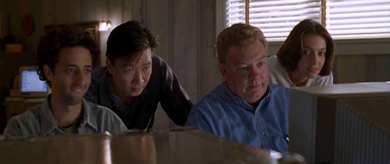 Tzi Ma, Arabella Field, Charles Hallahan, and Grant Heslov in Dante's Peak (1997)