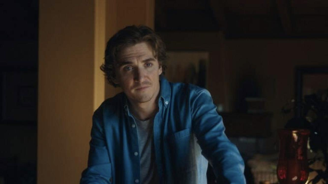 Kyle Gallner in What Comes Around (2022)