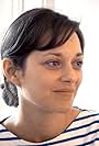 Marion Cotillard in La jeune fille et les Typhons (2015)