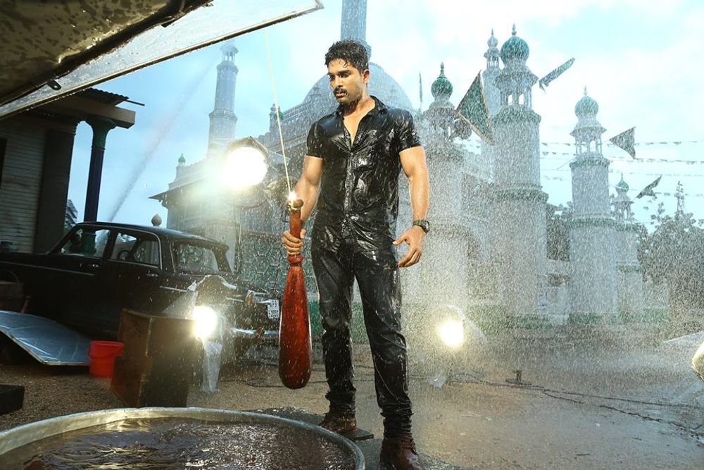 Allu Arjun in Sarrainodu (2016)