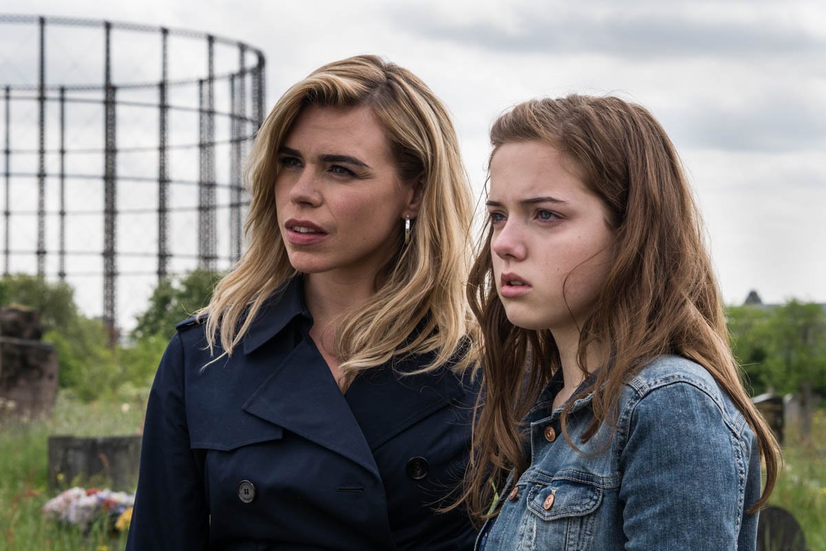 Billie Piper and Hannah Rae in City of Tiny Lights (2016)