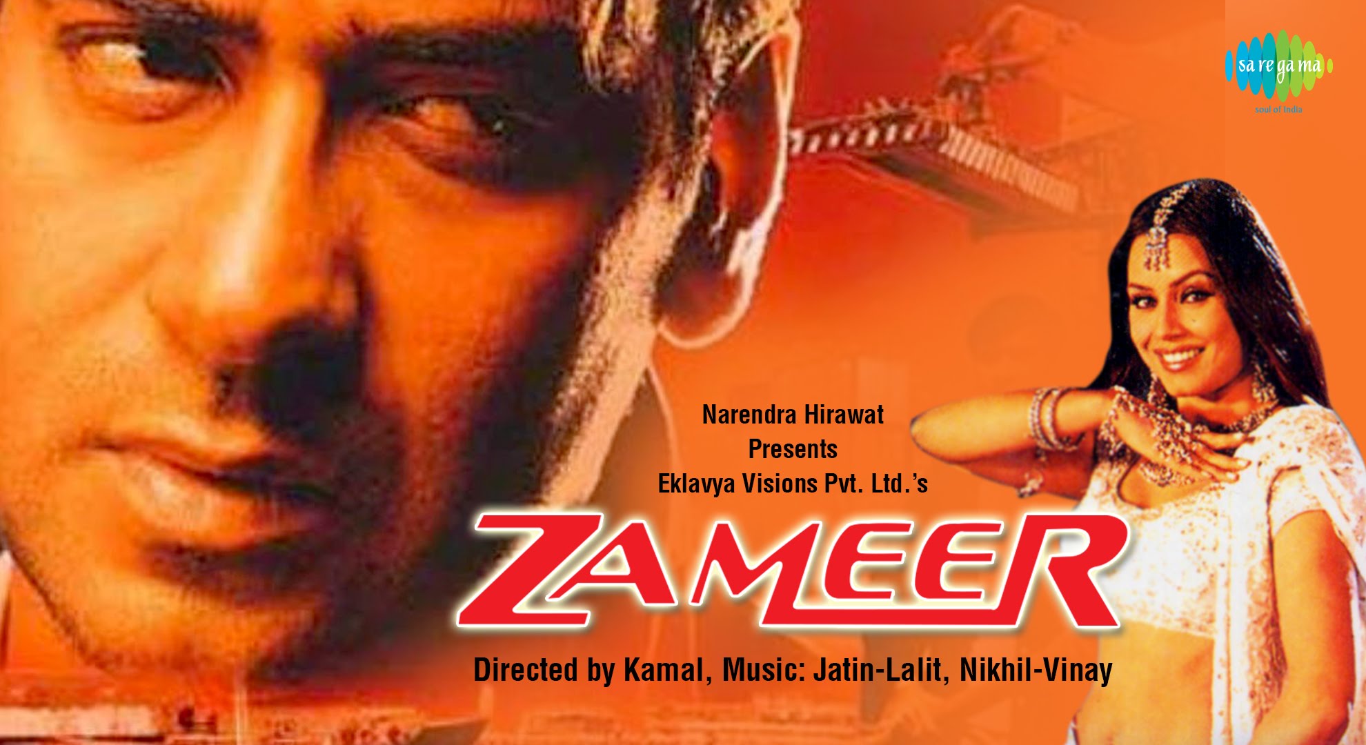 Mahima Chaudhry and Ajay Devgn in Zameer (2005)