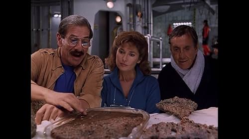 Stephanie Beacham, Roy Scheider, and Topol in SeaQuest 2032 (1993)