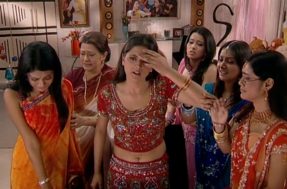 Nandita Thakur, Jennifer Winget, Praneeta Sahu, Kratika Sengar, and Sreejita De in Kasautii Zindagii Kay (2001)