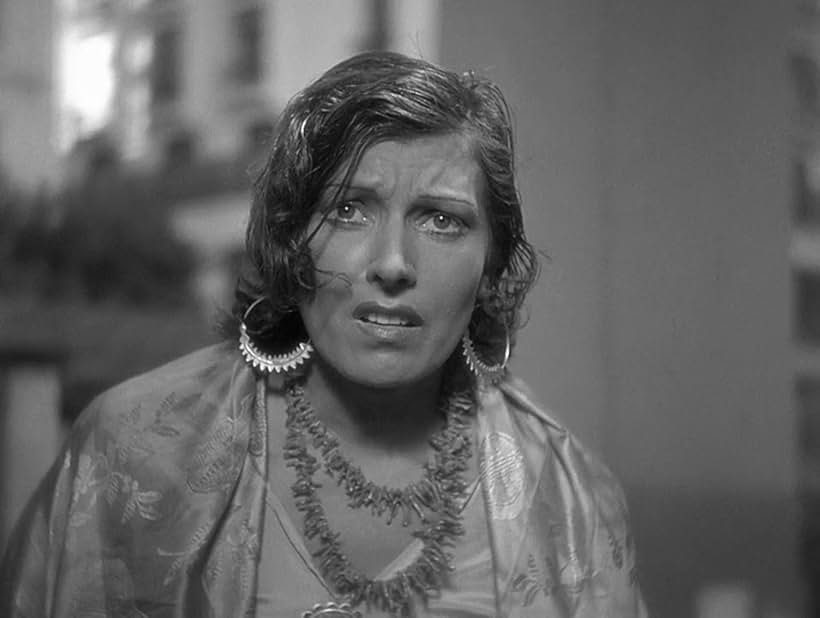 Line Noro in Pépé le Moko (1937)