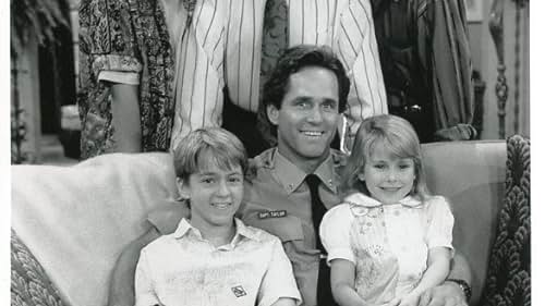 Gregory Harrison, Matthew Brooks, John Buchanan, Al Molinaro, Ashleigh Sterling, and Scott Weinger in The Family Man (1990)