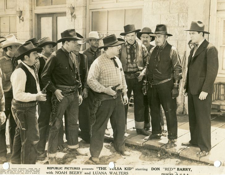 Noah Beery, John Beach, Hank Bell, George Douglas, Jack Kirk, Ethan Laidlaw, Jack O'Shea, and Vinegar Roan in The Tulsa Kid (1940)