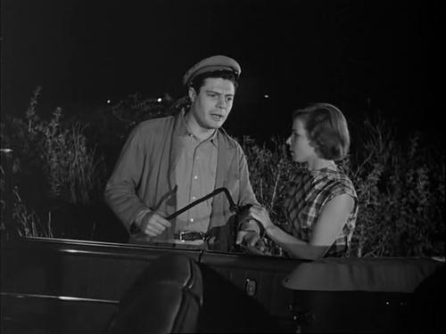 Marcello Mastroianni and Liliana Bonfatti in Three Girls from Rome (1952)