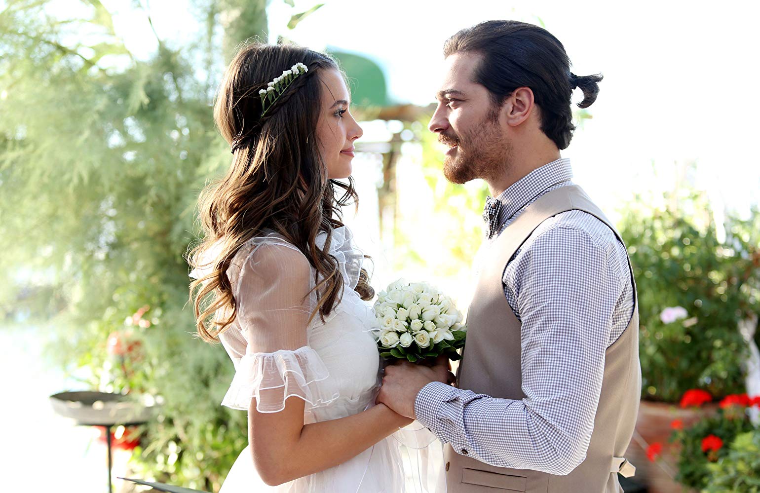 Çagatay Ulusoy and Leyla Lydia Tugutlu in Delibal (2015)