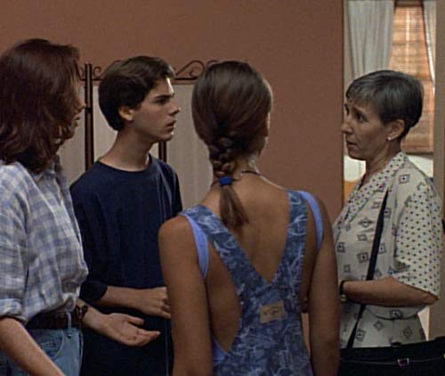 Jessica Alba, Carol Burns, Colleen Flynn, and Payton Haas in Flipper (1995)