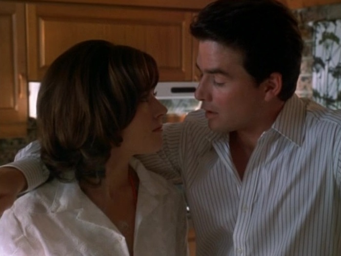 Matthew Settle and Justine Waddell in The Mystery of Natalie Wood (2004)