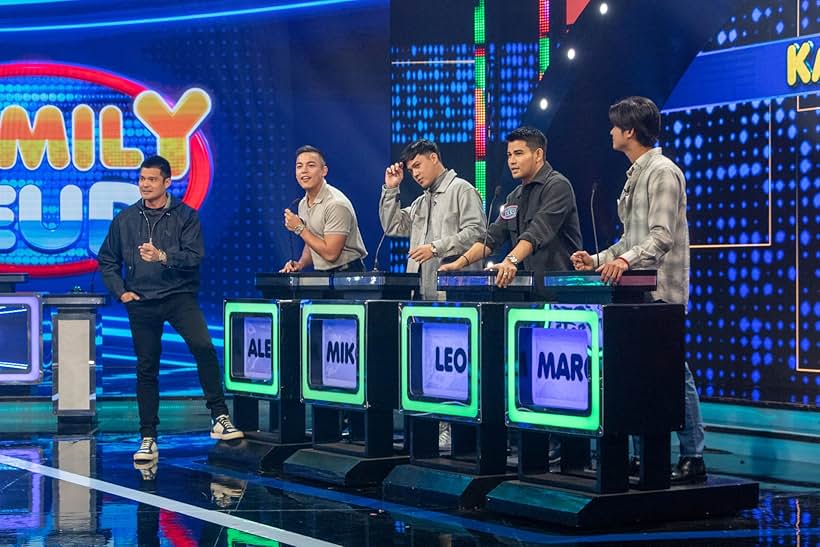 Dingdong Dantes, Marc David, Miko Gallardo, Leo Consul, and Alex Diaz in Family Feud Philippines (2022)