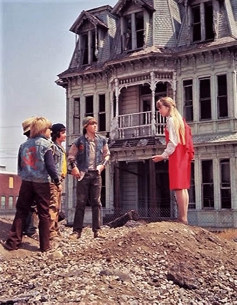 Kim Richards, Christian Juttner, Brad Savage, and Poindexter Yothers in Return from Witch Mountain (1978)