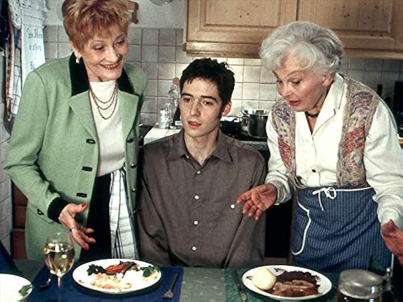 Nikolai Bury, Bruni Löbel, and Gisela Uhlen in Forsthaus Falkenau (1989)