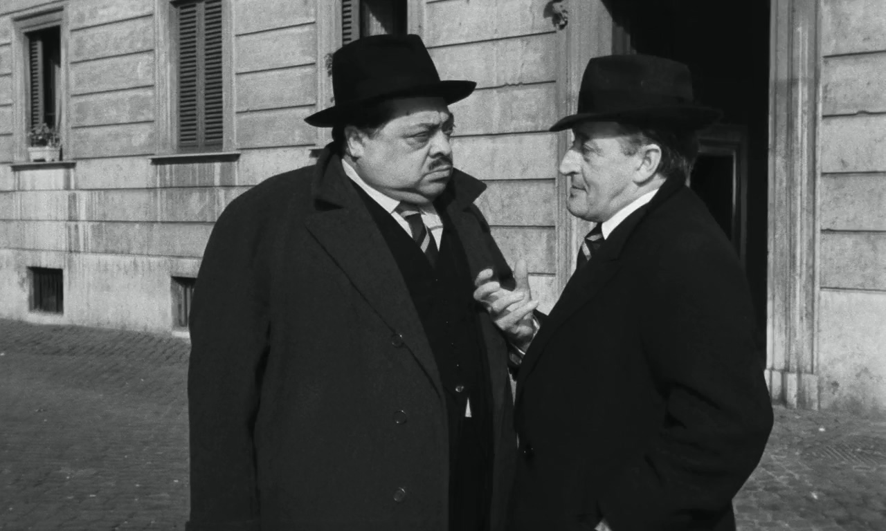 Aldo Fabrizi and Totò in I tartassati (1959)