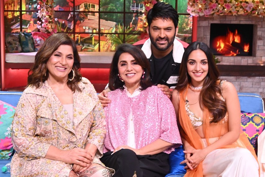 Archana Puran Singh, Neetu Singh, Kapil Sharma, and Kiara Advani in Jugg Jugg Jeeyo with Kapil Sharma (2022)