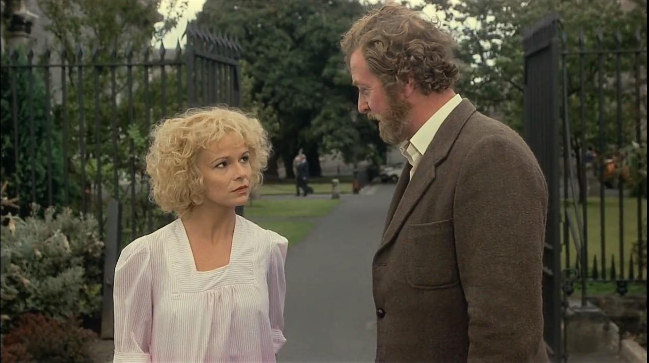 Michael Caine and Julie Walters in Educating Rita (1983)