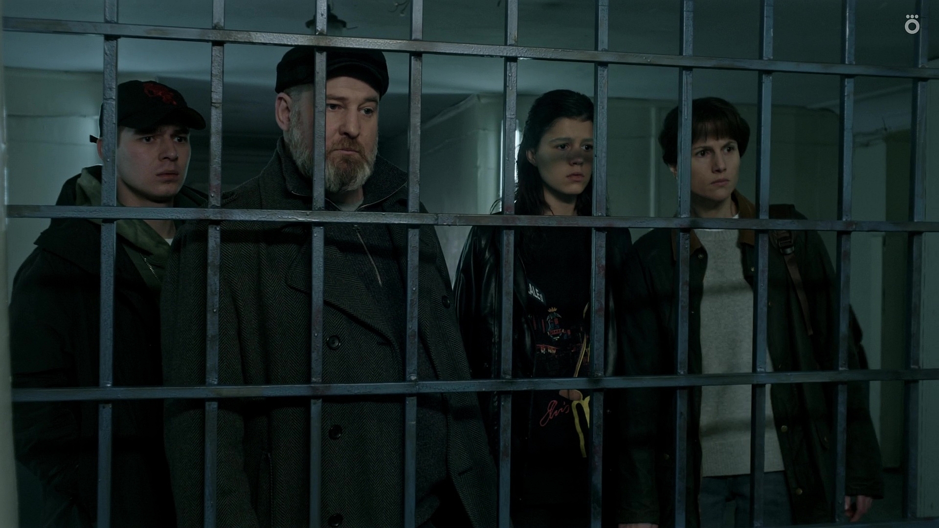 Pavel Chernyshyov, Maryana Spivak, Aleksey Rozin, and Masha Matsel in Chyornoe oblako (2023)