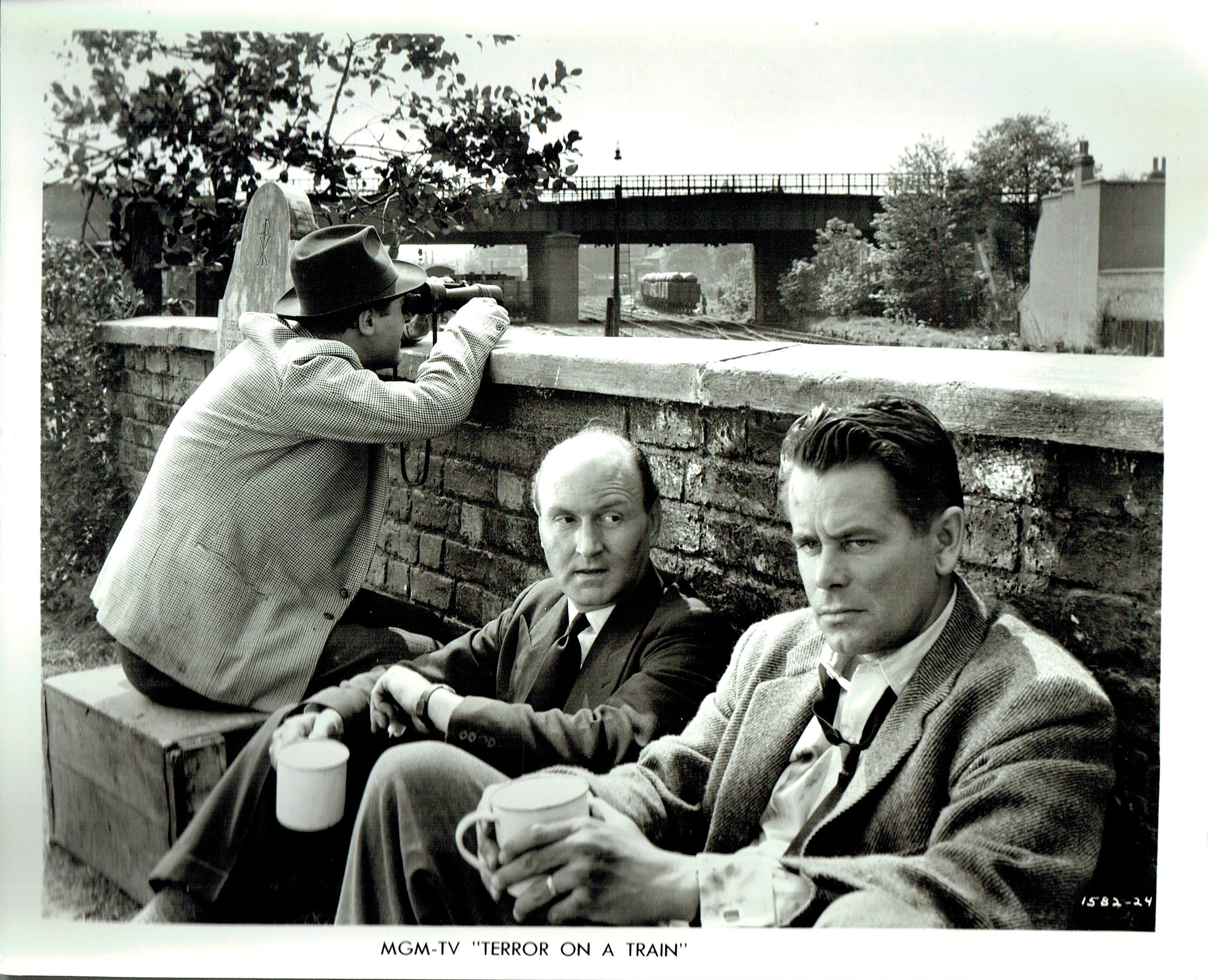 Glenn Ford, Maurice Denham, and John Horsley in Terror on a Train (1953)