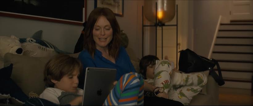 Julianne Moore, Azhy Robertson, and Tre Ryder in After the Wedding (2019)