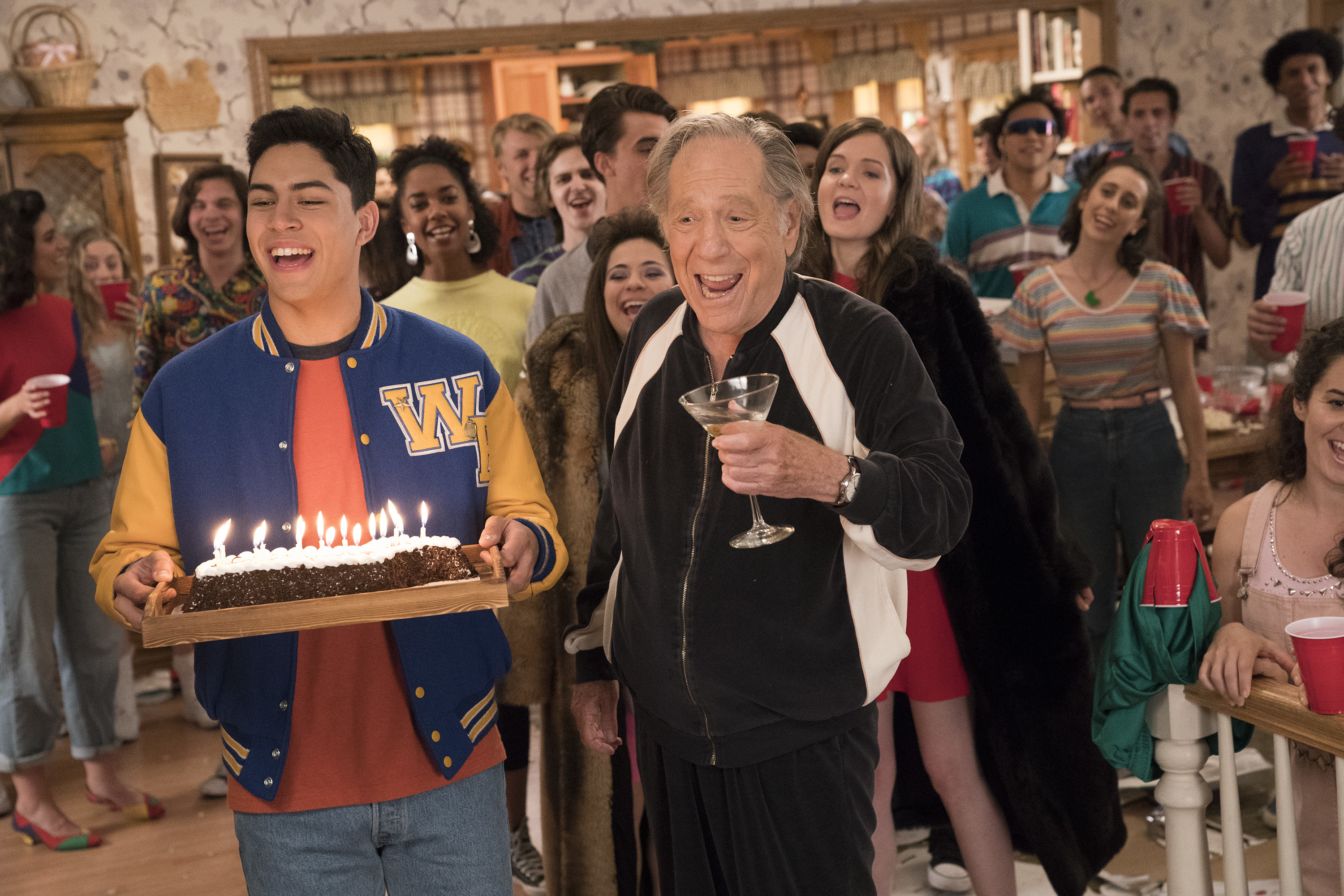 George Segal, Alex Jennings, Alison Rich, and Niko Guardado in The Goldbergs (2013)