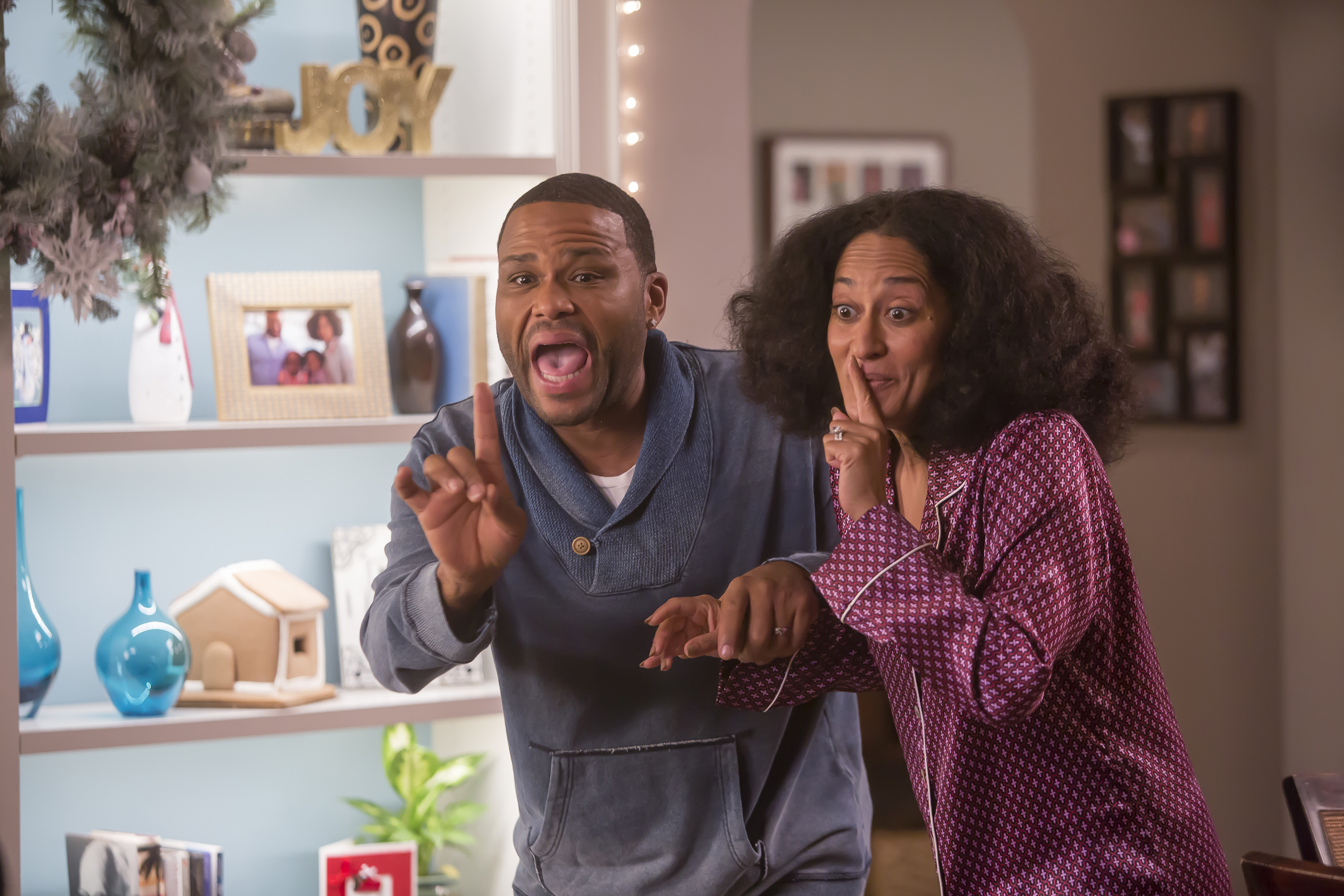 Anthony Anderson and Tracee Ellis Ross in Black-ish (2014)