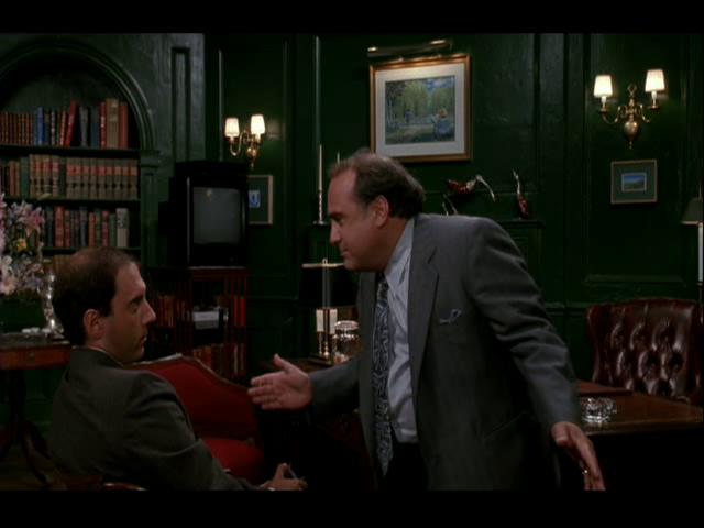 Danny DeVito and Dan Castellaneta in The War of the Roses (1989)