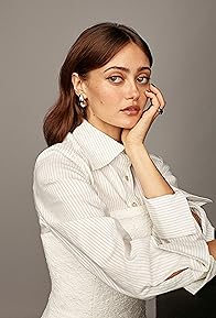 Primary photo for Ella Purnell