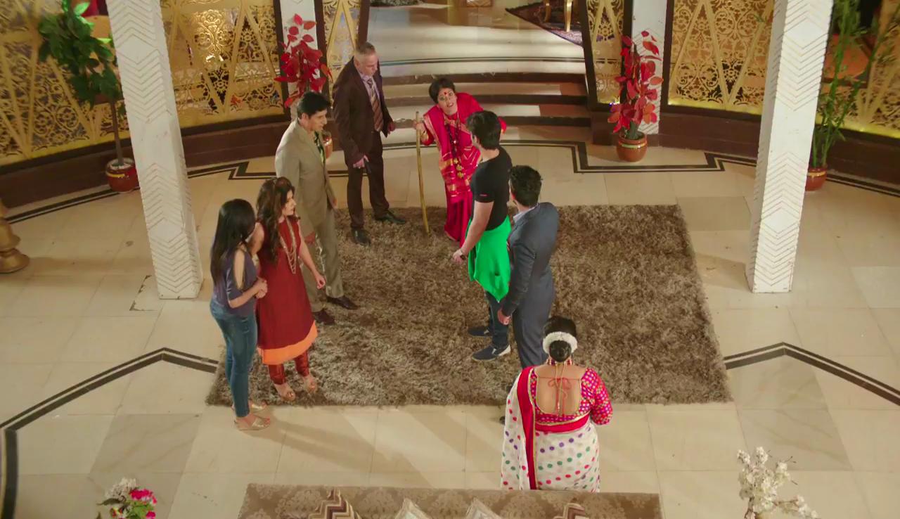 Sudha Chandran, Kamalika Guha Thakurta, Manish Khanna, Mouni Roy, and Arjun Bijlani in Naagin (2015)